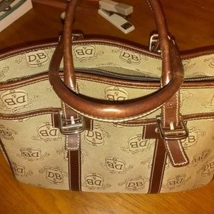 Authentic doing Dooney and Burke used shoulder pur